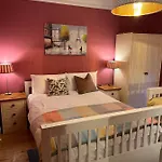 No 10 Bridge Street - Town Centre Apartment 韦斯特波特